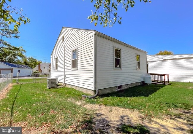 Building Photo - 45336 Stark Dr