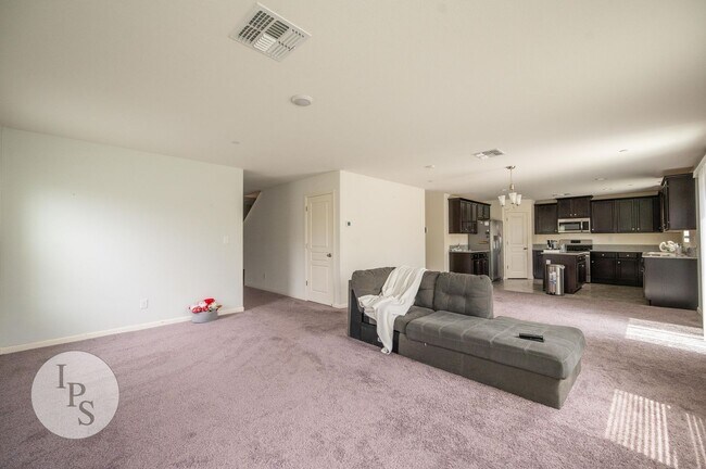 Foto del edificio - Sanger 2-Story Home, SOLAR!!!  4BR/2.5BA, ...