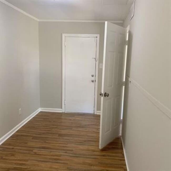 Building Photo - 112 Second St SW