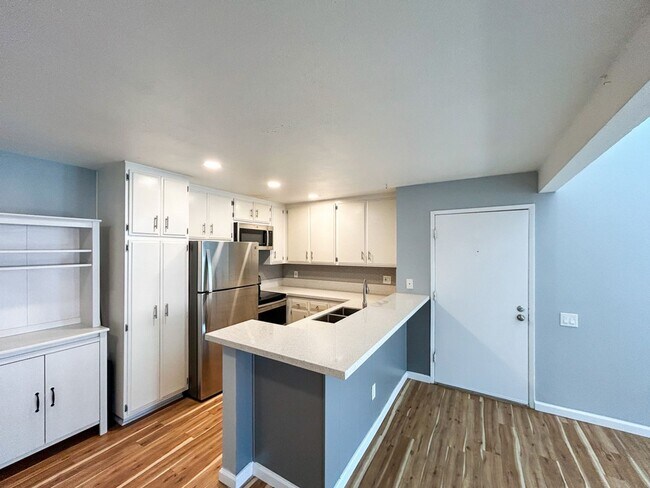 Building Photo - Beautiful 3BD/2BA W/ Reserved Parking and A/C in Allied Gardens! 12 or 18 month fixed rate lease ...