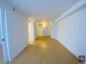 Building Photo - East 39th Street