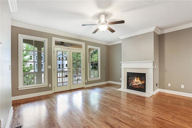 Foto del edificio - 737 St Charles Ave NE