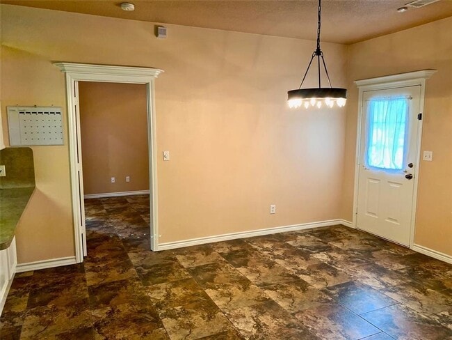 Building Photo - 158 Hidden Valley Cir