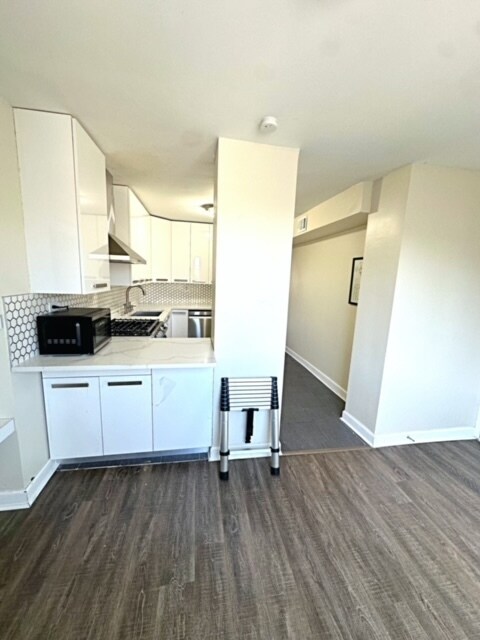 Foto del edificio - 2049 W Birchwood Ave