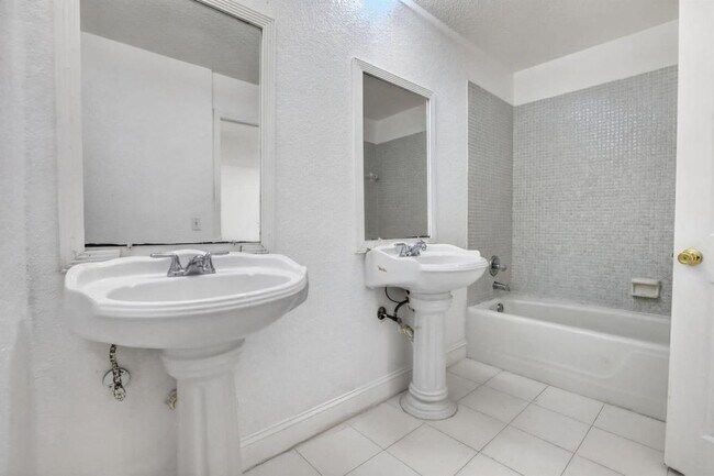 Foto del edificio - 11556 NW 1st St