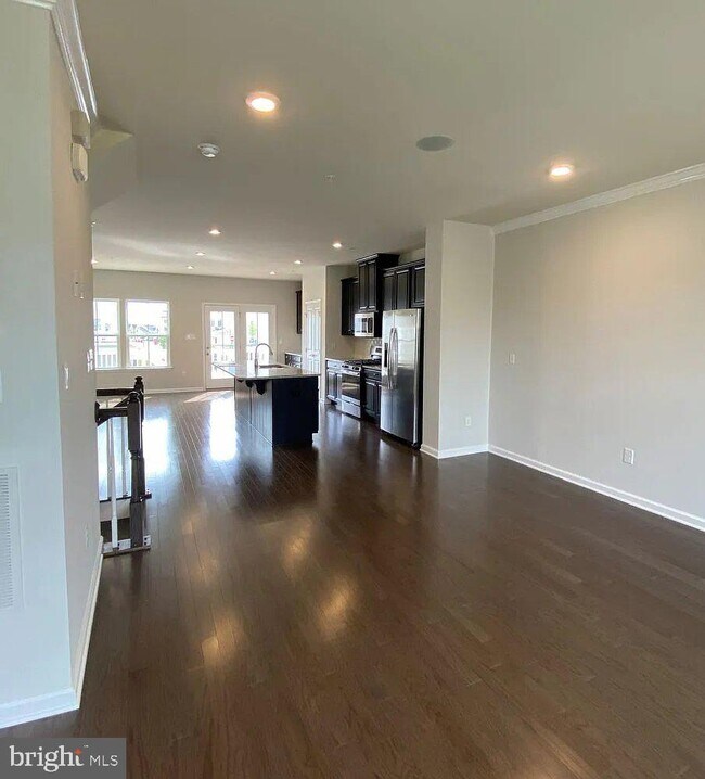 Foto del edificio - 745 Quarry Point Rd