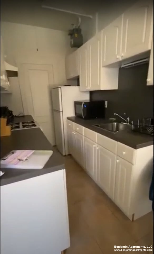 Foto del edificio - 121 Park Dr