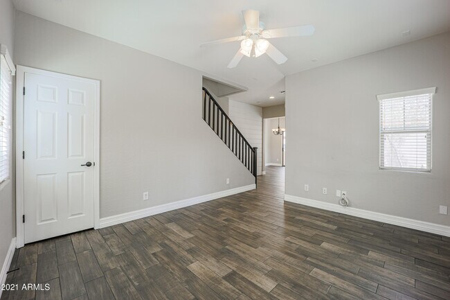 Foto del edificio - 22076 N 103rd Ln
