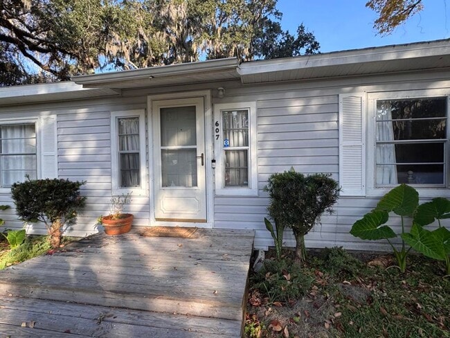 Photo - Charming 4 Bedroom in Port Orange House
