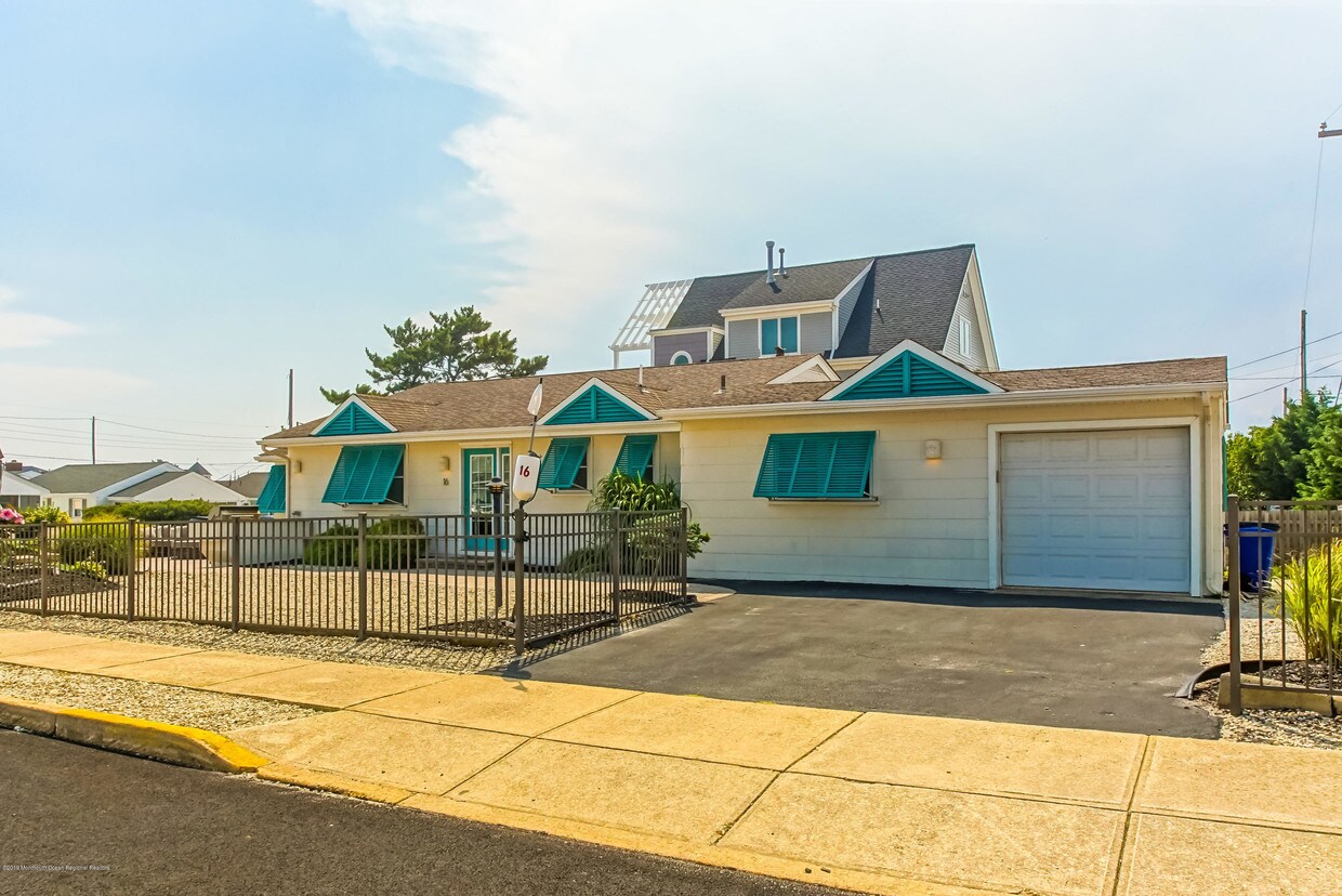 Primary Photo - 16 Las Vegas Rd
