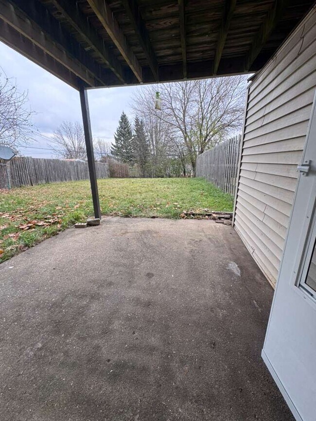 Building Photo - 1801 Reetz Rd