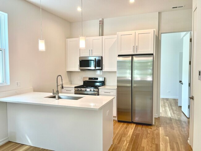 Foto del edificio - 822 N Winchester Ave