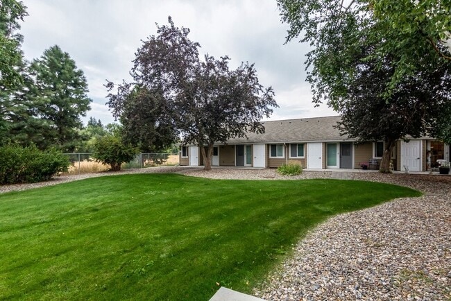 Foto del edificio - 3085 Resort St