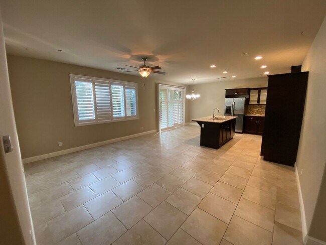 Building Photo - Home located in the Avalon Gated community...