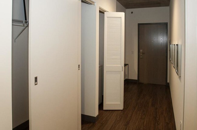 Foto del edificio - 598 W Jackson Blvd