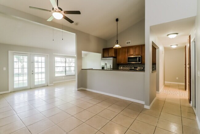 Foto del edificio - 18314 Swan Lake Dr