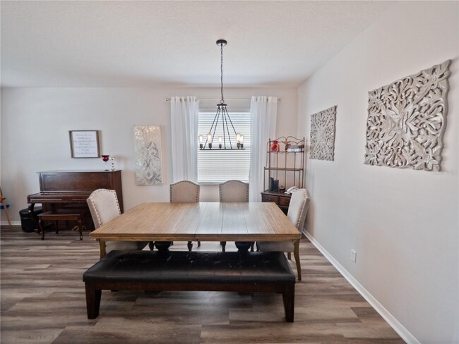 Foto del edificio - 4904 Adair Oak Dr