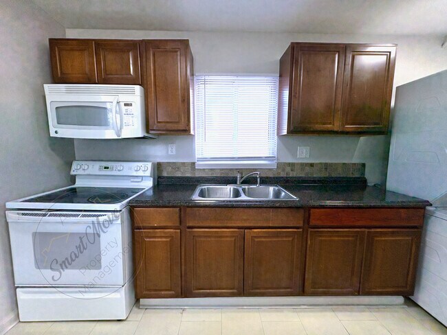 Foto del edificio - 14449 Myrand St