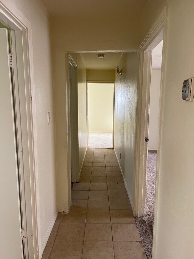 Building Photo - 4802 Dove Springs Dr