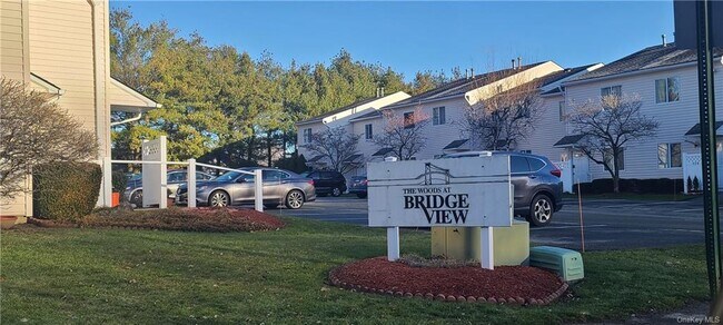 Foto del edificio - 555 Gregory Ct
