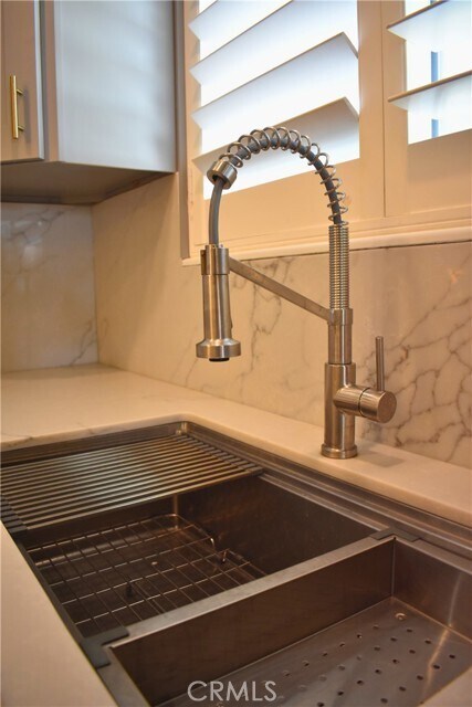 Foto del edificio - 9741 Homestead St
