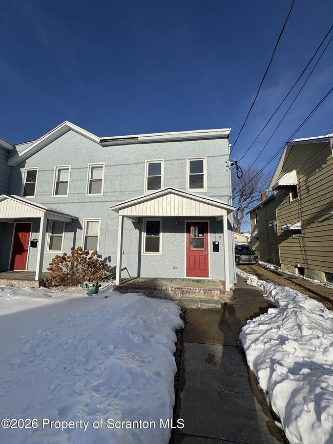 Building Photo - 511 Oak St