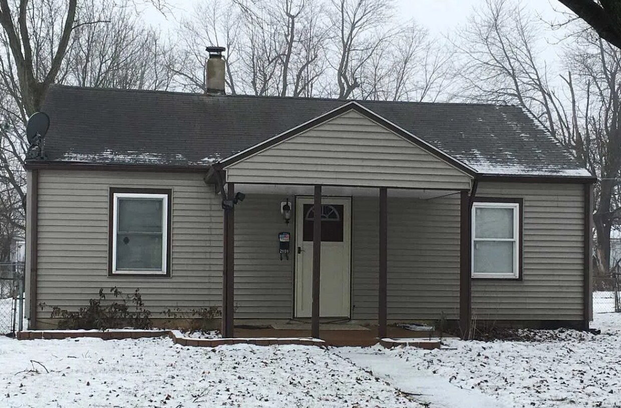 Primary Photo - 2 bedroom/1 bath home