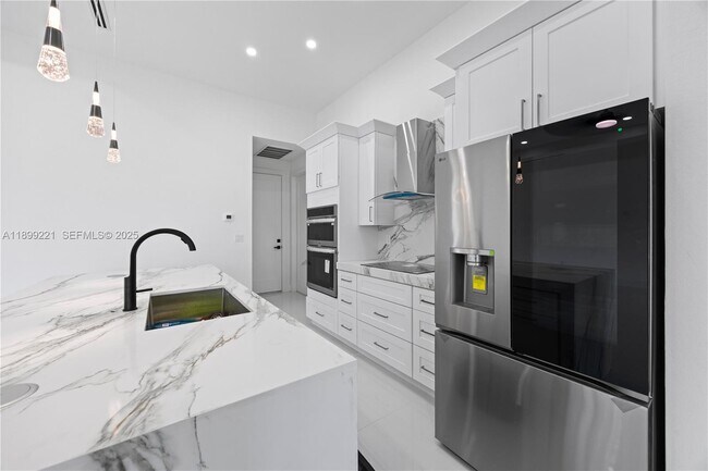 Foto del edificio - 3111 W 17th St