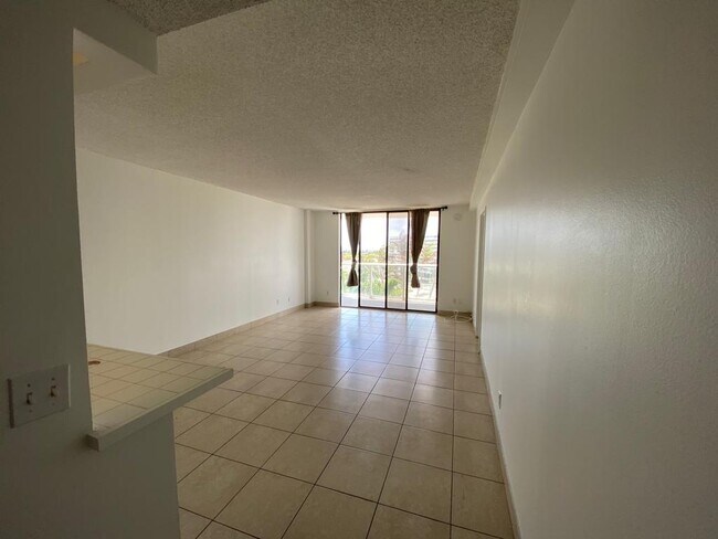 Building Photo - 13499 Biscayne Blvd