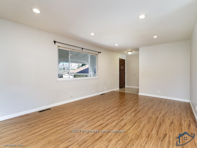 Building Photo - 4017 Prunetree Ln