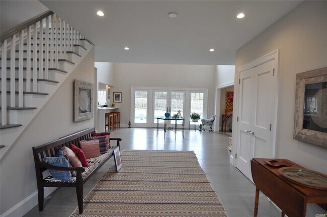 Foto del edificio - 79 N Captains Neck Ln