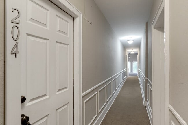 Photo - Two-Story Apartment with Parking in Uptown