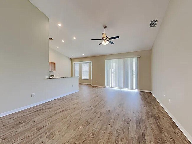 Building Photo - 2847 Dunhill Cir