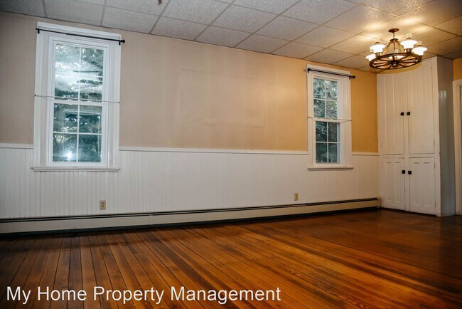 Foto del edificio - 3 br, 2 bath House - 645 Hempfiled Hill Rd
