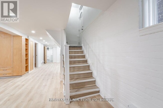 Building Photo - 44 Browning Ave
