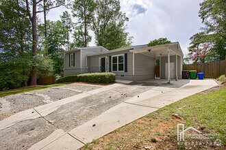 Building Photo - 4984 Crowe Dr SE