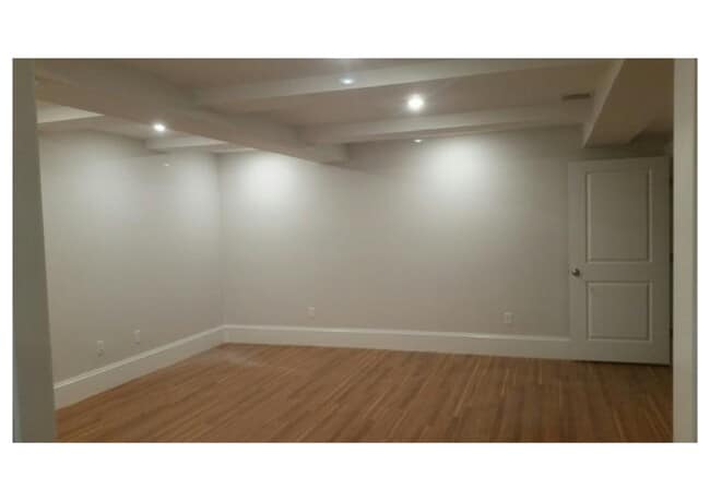 Foto del edificio - 2044 Beacon St