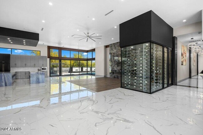 Foto del edificio - 5006 E Mountain View Rd