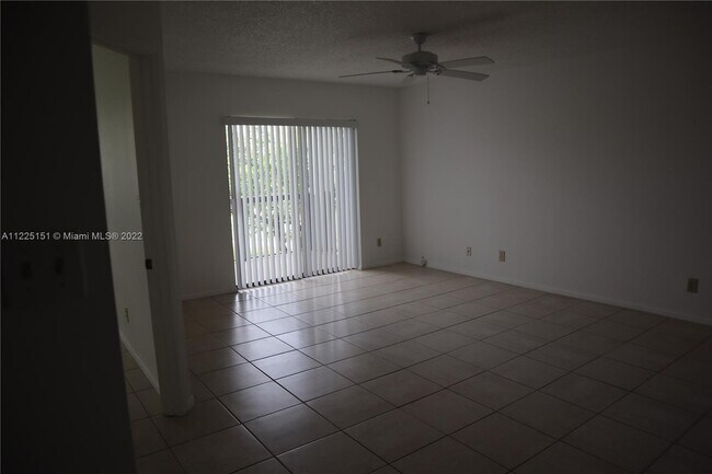 Foto del edificio - 11225 W Atlantic Blvd