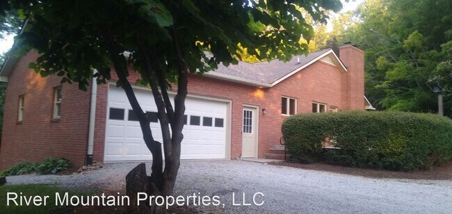 Foto del edificio - 4 br, 3.5 bath House - 1000 Bishop Rd.