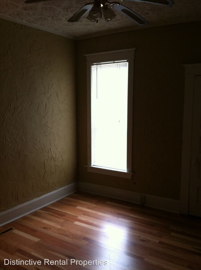 Building Photo - 1115 Main St