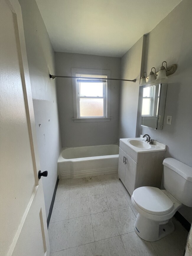 Building Photo - 10734 S Prairie Ave