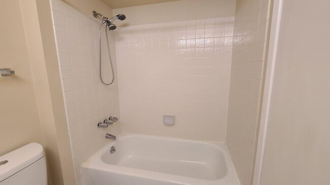 Building Photo - 173 Crown Cir