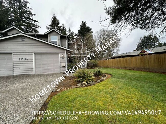 Building Photo - Beautiful Duplex in Lacey - Available NOW!