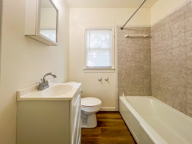 Building Photo - 404 N 10th Ave