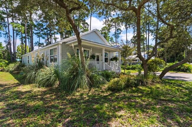 Foto del edificio - "Located on 30A - Charming 4 bedroom beach...