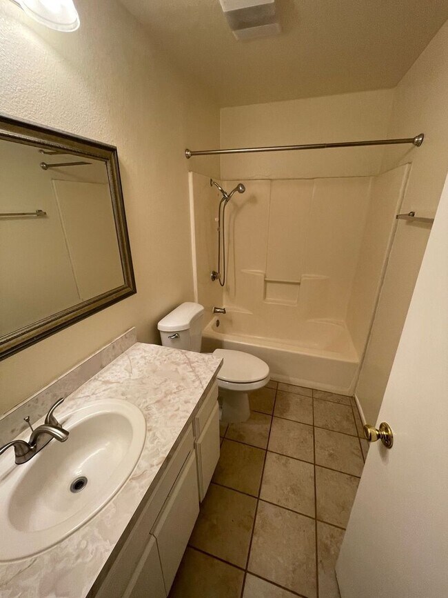 Foto del edificio - 12719 Navajo Pl