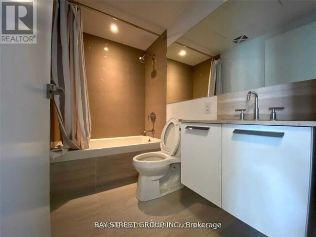 Building Photo - 50 Charles St E