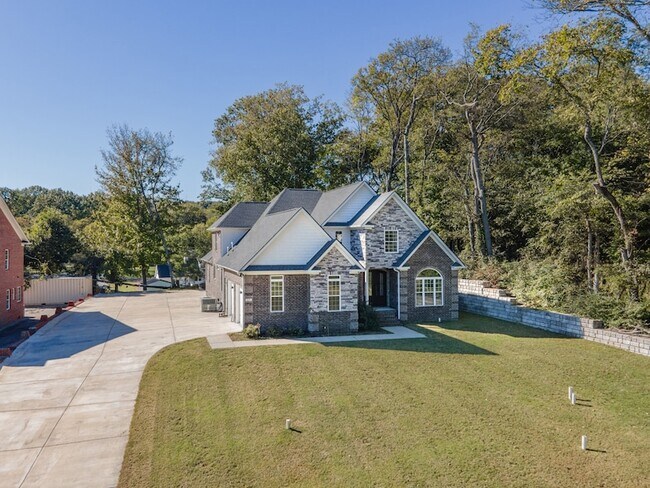 Foto del edificio - 601 Joyce Ave