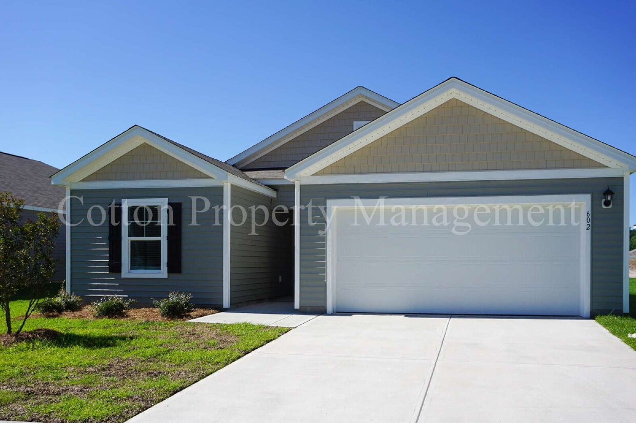Photo - 602 Draymore Drive Northeast-
